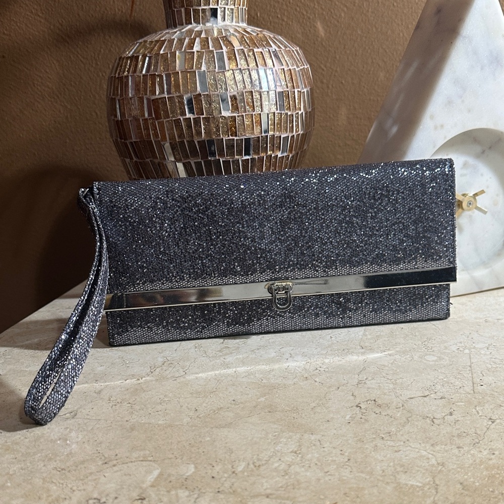 Kelly & Katie Glitter Wristlet in Black and Silver